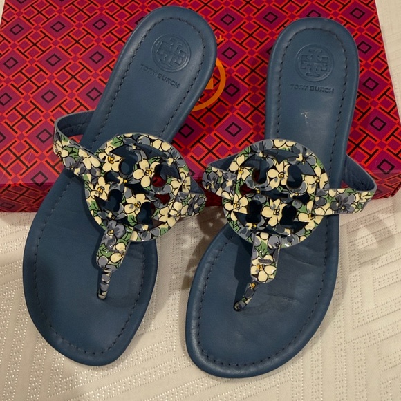 Tory Burch blue terrace ditsy print Sandals - Picture 2 of 4